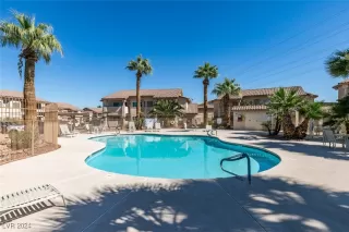 Photo #4: 2625000 Listing