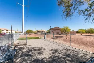 Photo #5: 2625000 Listing