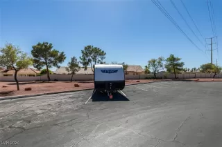 Photo #6: 2625000 Listing