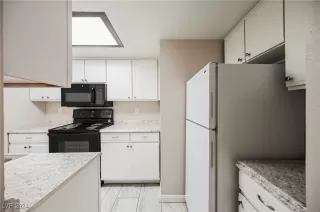 Photo #5: 2625033 Listing