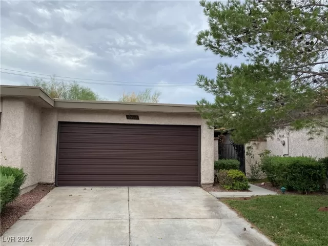 MLS: 2625068 Condo For Sale