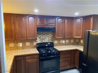 Photo #4: 2625068 Listing 