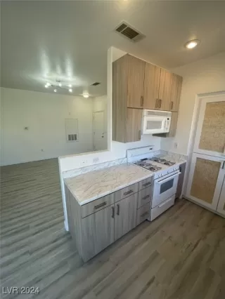 Photo #2: 2625083 Listing 