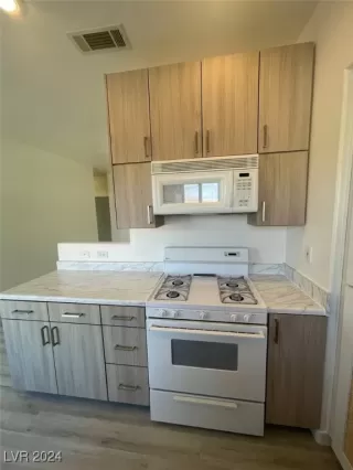 Photo #3: 2625083 Listing 