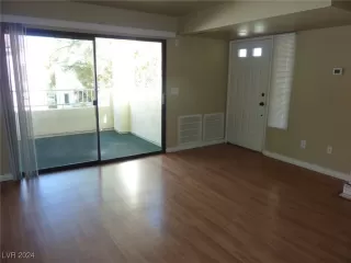 Photo #4: 2625144 Listing