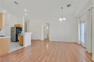 Photo #6: 2625157 Listing 