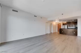 Photo #5: 2625182 Listing 
