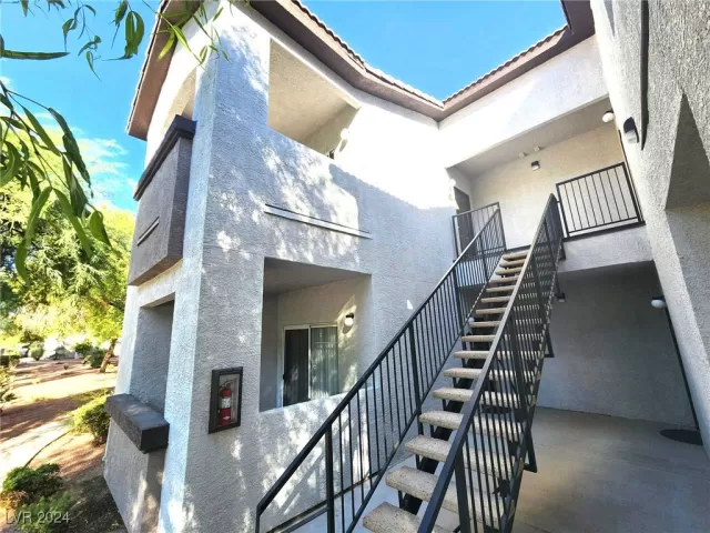 MLS: 2625190 Condo For Sale