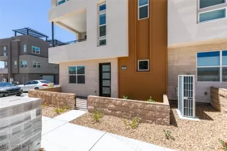 Photo #1: 2625209 Listing 