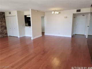 Photo #3: 2625217 Listing 