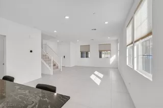 Photo #4: 2625243 Listing