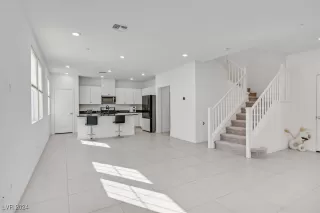 Photo #6: 2625243 Listing