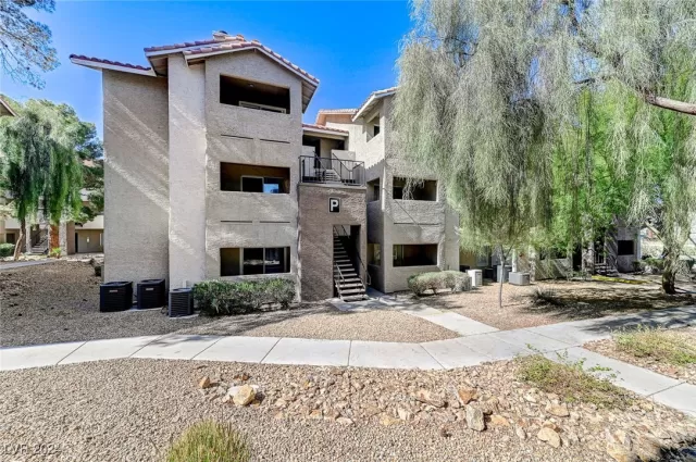 MLS: 2625296 Condo For Sale