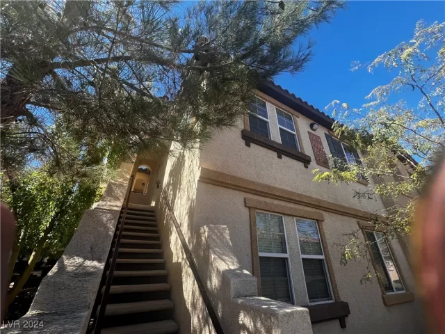 MLS: 2625319 Condo For Sale