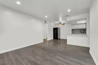 Photo #3: 2625327 Listing 