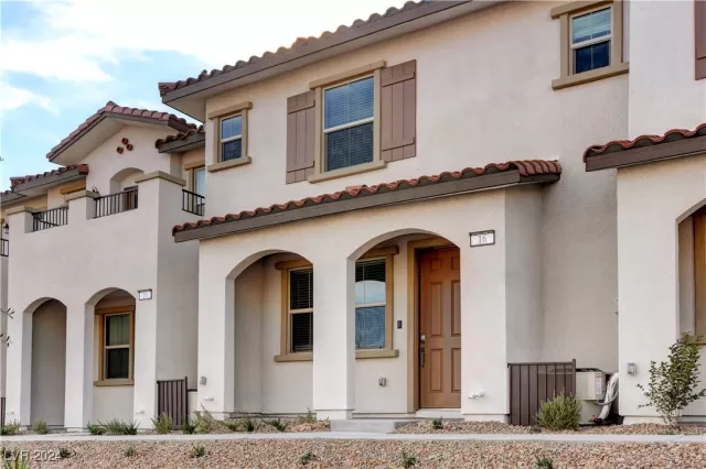 MLS: 2625333 Condo For Sale