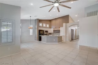 Photo #3: 2625351 Listing