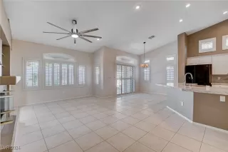 Photo #5: 2625351 Listing