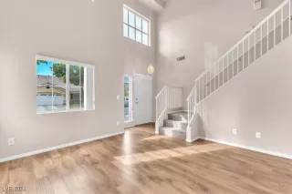 Photo #5: 2625383 Listing