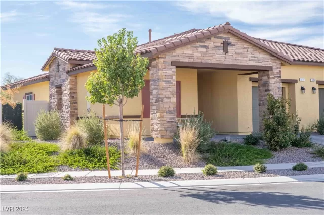 MLS: 2625400 Condo For Sale