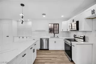 Photo #1: 2625402 Listing