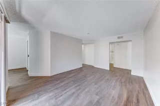 Photo #4: 2625428 Listing 