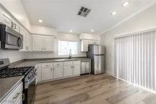 Photo #4: 2625546 Listing 