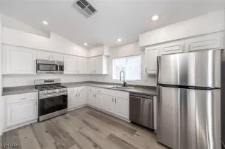 Photo #5: 2625546 Listing 