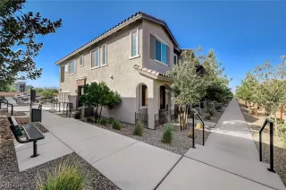 Photo #4: 2625580 Listing