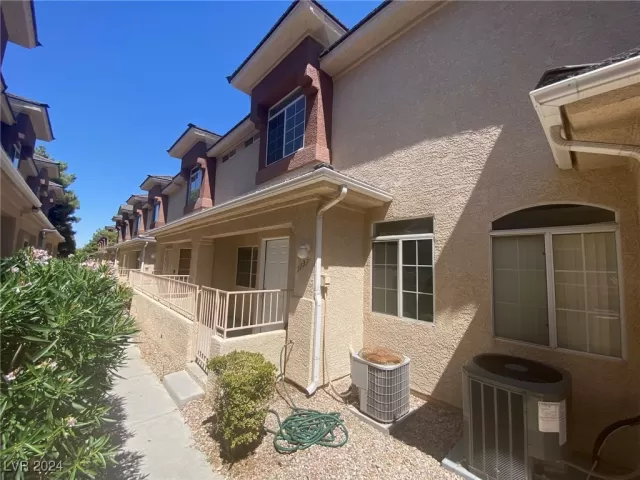 MLS: 2625583 Condo For Sale