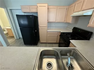 Photo #2: 2625583 Listing 
