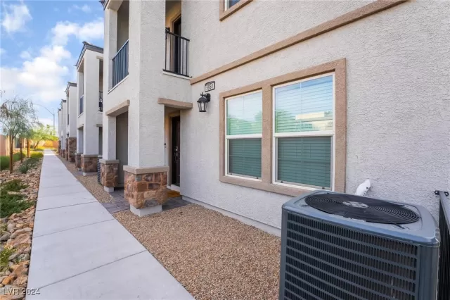 MLS: 2625731 Condo For Sale