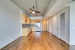 Photo #3: 2625757 Listing