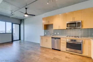 Photo #5: 2625757 Listing