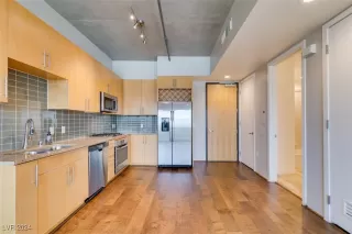 Photo #6: 2625757 Listing