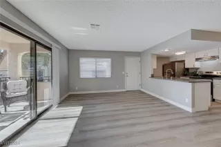 Photo #4: 2625762 Listing