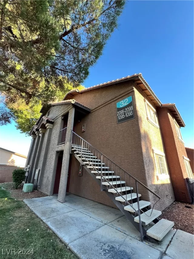 MLS: 2625767 Condo For Sale