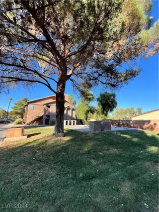 Photo #1: 2625767 Listing 