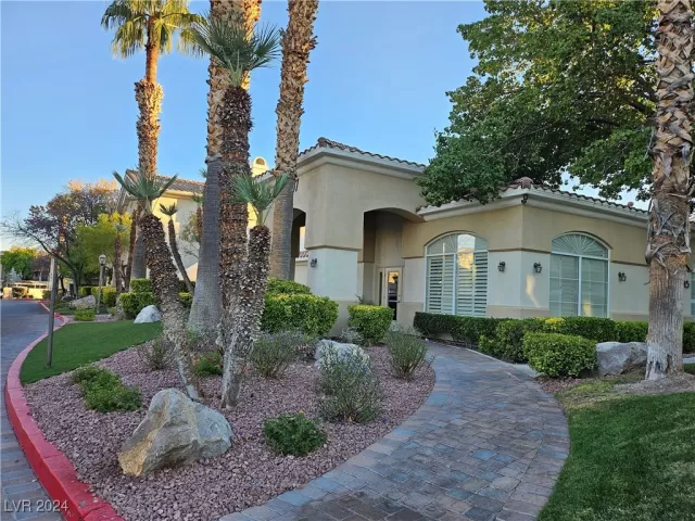 MLS: 2625784 Condo For Sale