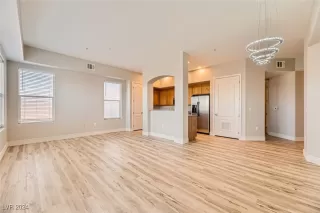 Photo #3: 2625857 Listing