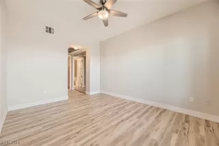 Photo #5: 2625857 Listing