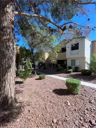 Photo #3: 2625860 Listing