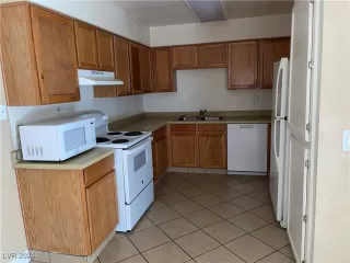 Photo #4: 2625860 Listing