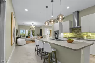 Photo #2: 2625864 Listing