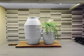 Photo #4: 2625864 Listing