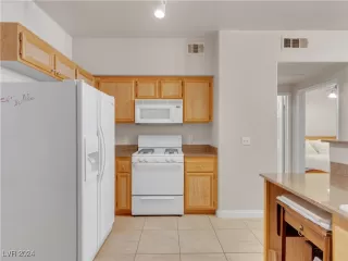 Photo #4: 2625895 Listing