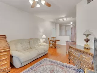 Photo #5: 2625895 Listing