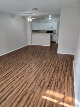 Photo #2: 2625898 Listing 