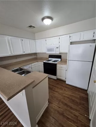 Photo #4: 2625898 Listing 