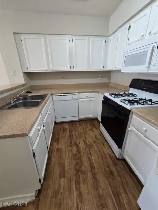 Photo #6: 2625898 Listing 